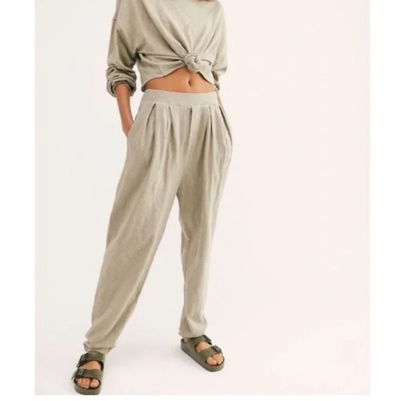 Free People Beach Culver City Pleated Sweatpants Joggers Taupe Green Gray Small - Picture 1 of 8